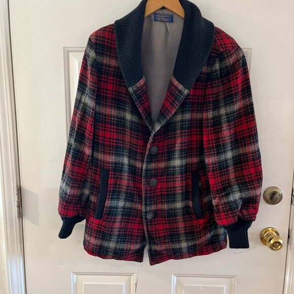 Vintage Pendleton Woman's Red Plaid Classic Outdoor Virgin Wool Jacket - Picture 3 of 9